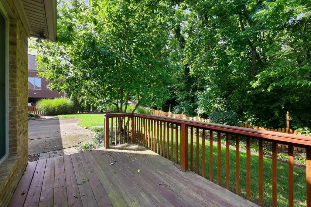 3716 N Park Ridge Lane Lexington KY 40509