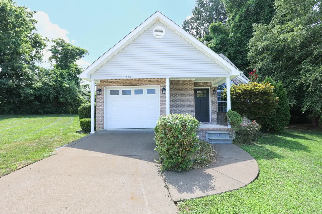 905 Stonebrook Court Paducah KY 42003