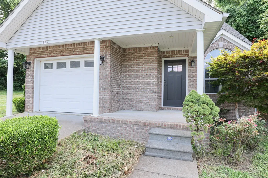 905 Stonebrook Court Paducah KY 42003