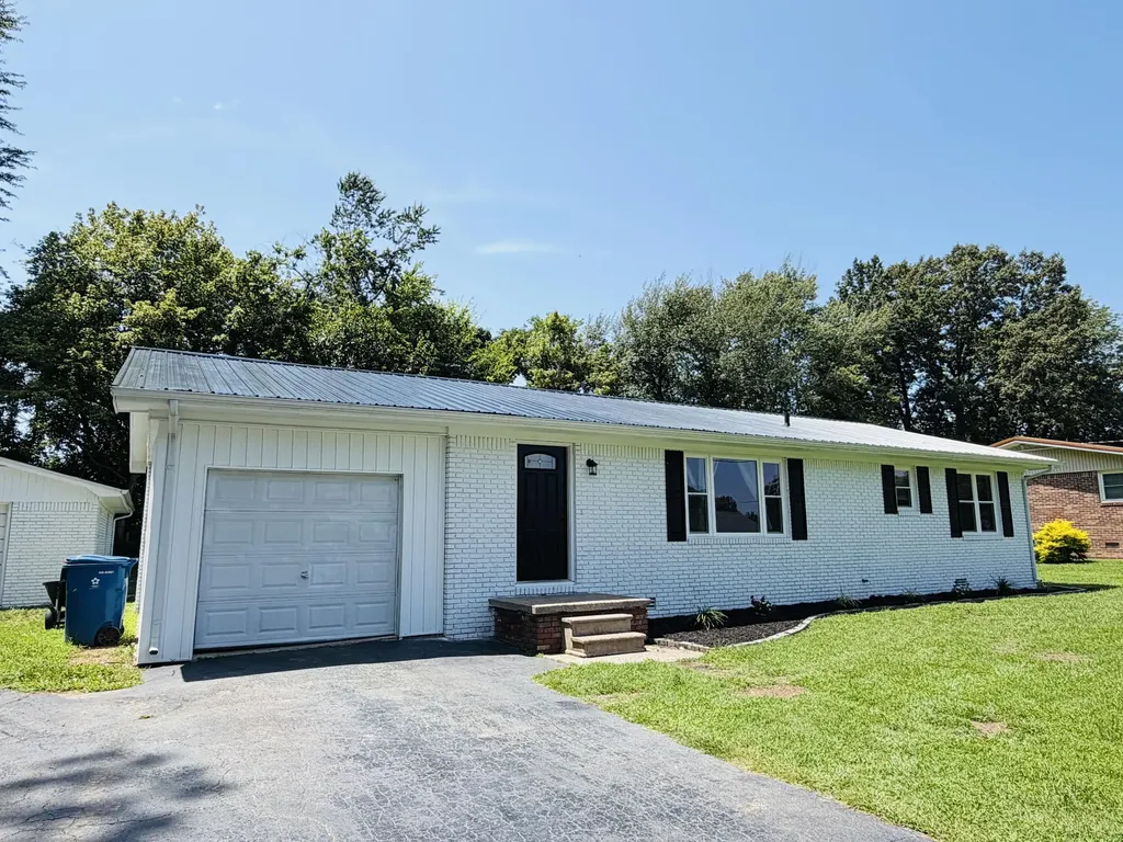 1712 Sycamore Drive Benton KY 42025