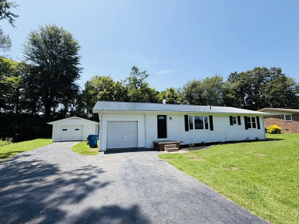 1712 Sycamore Drive Benton KY 42025