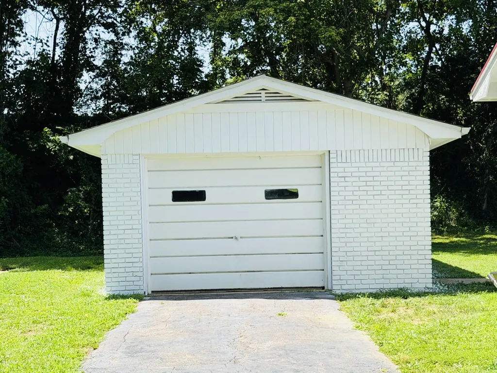 1712 Sycamore Drive Benton KY 42025