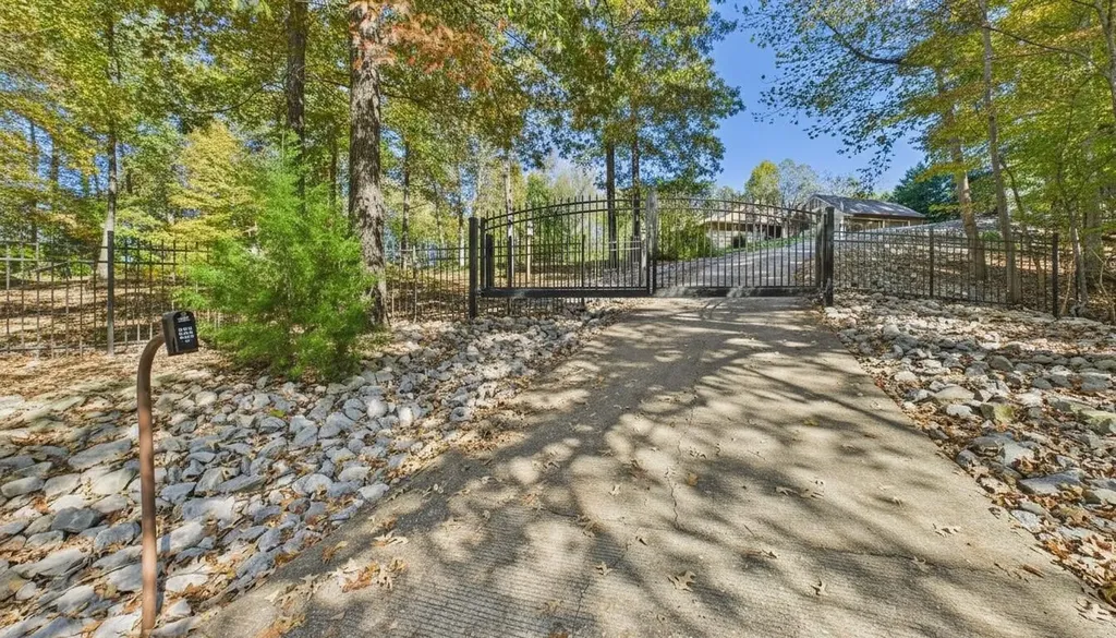 45 Bryson Road Eddyville KY 42038