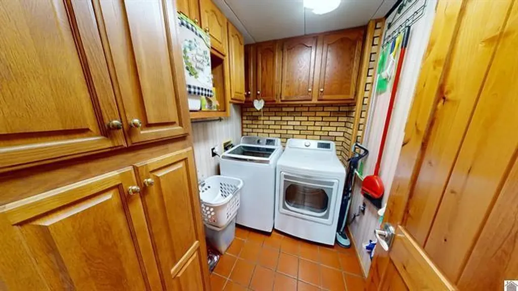 178 Cedar Point Road Cadiz KY 42211