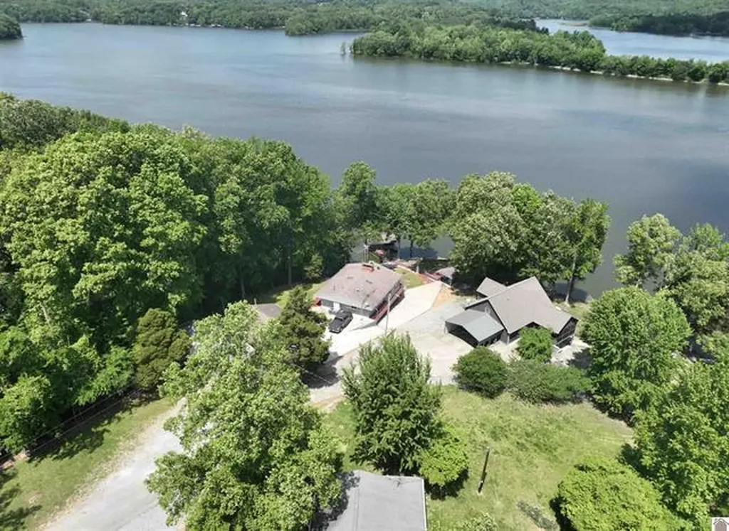 178 Cedar Point Road Cadiz KY 42211