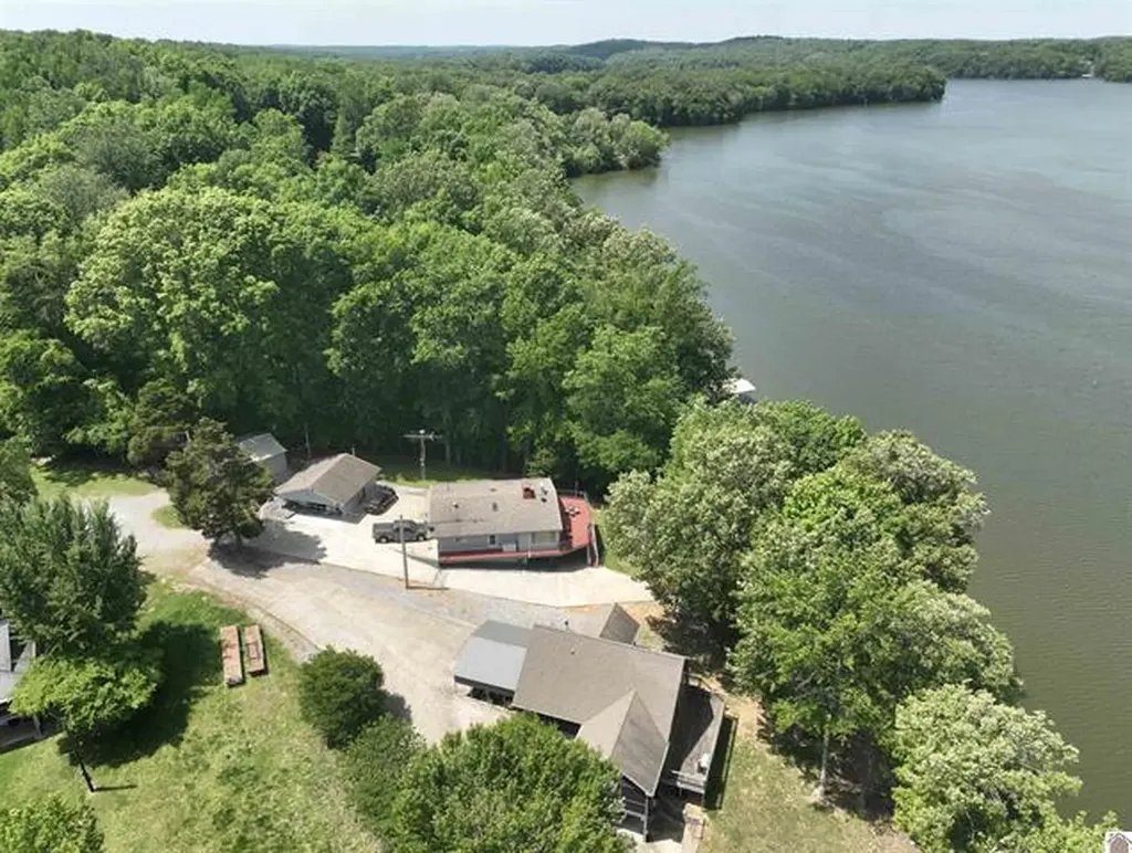 178 Cedar Point Road Cadiz KY 42211