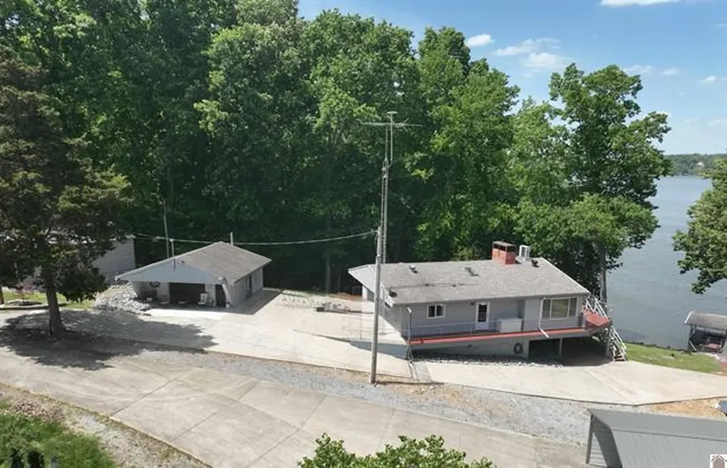 178 Cedar Point Road Cadiz KY 42211