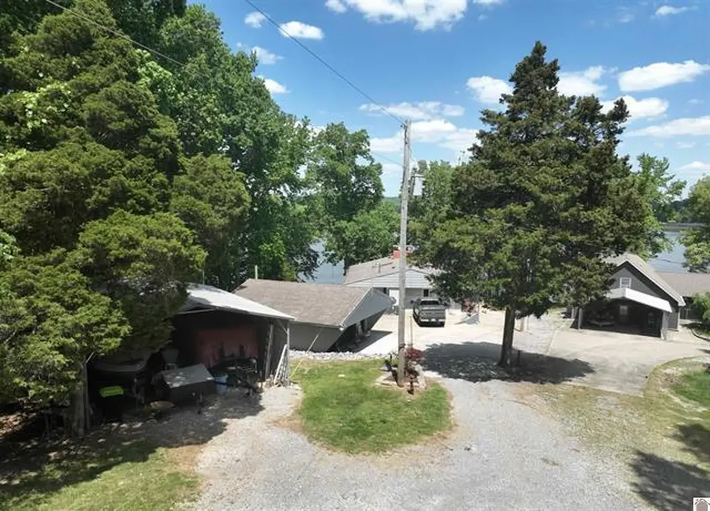 178 Cedar Point Road Cadiz KY 42211