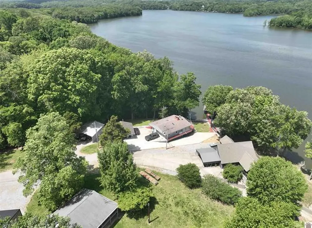 178 Cedar Point Road Cadiz KY 42211