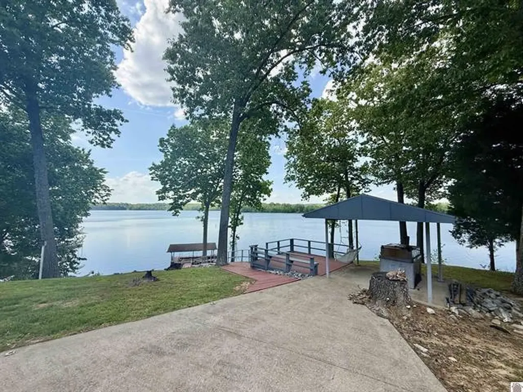 178 Cedar Point Road Cadiz KY 42211