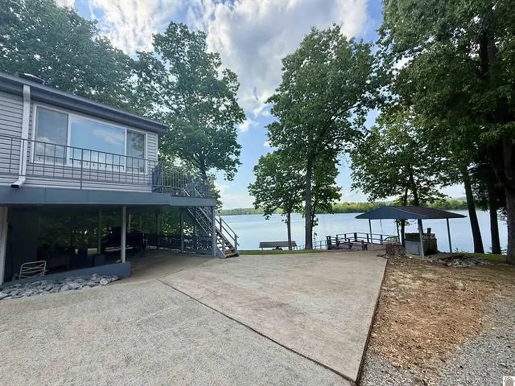 178 Cedar Point Road Cadiz KY 42211