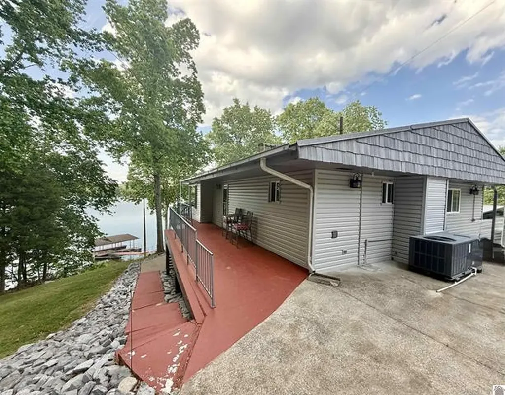 178 Cedar Point Road Cadiz KY 42211