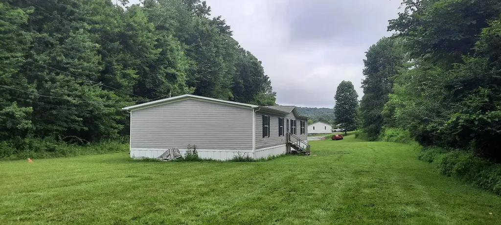15 Renee Lane London KY 40744