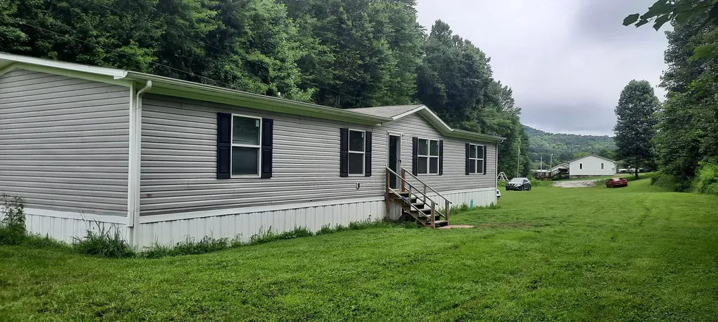 15 Renee Lane London KY 40744
