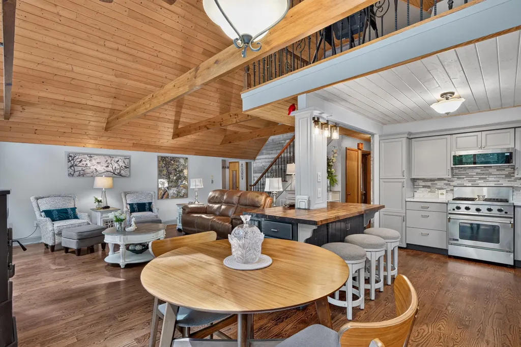 34 Dogwood Hills London KY 40741