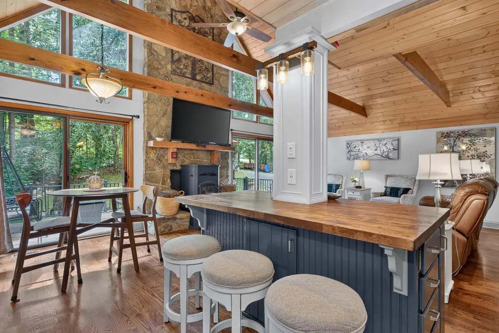34 Dogwood Hills London KY 40741