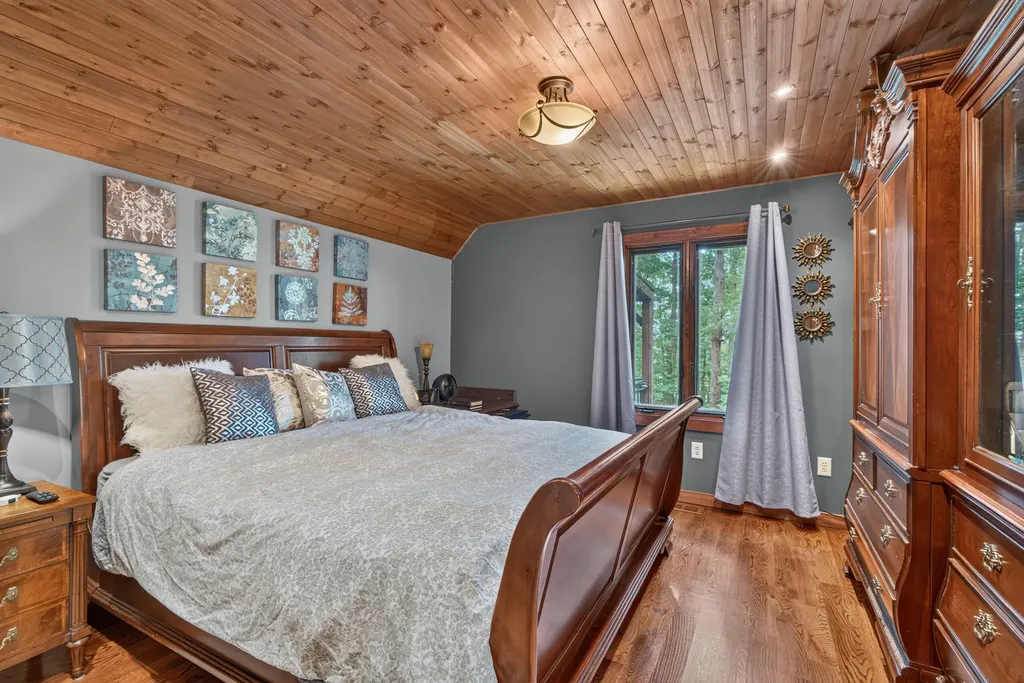 34 Dogwood Hills London KY 40741