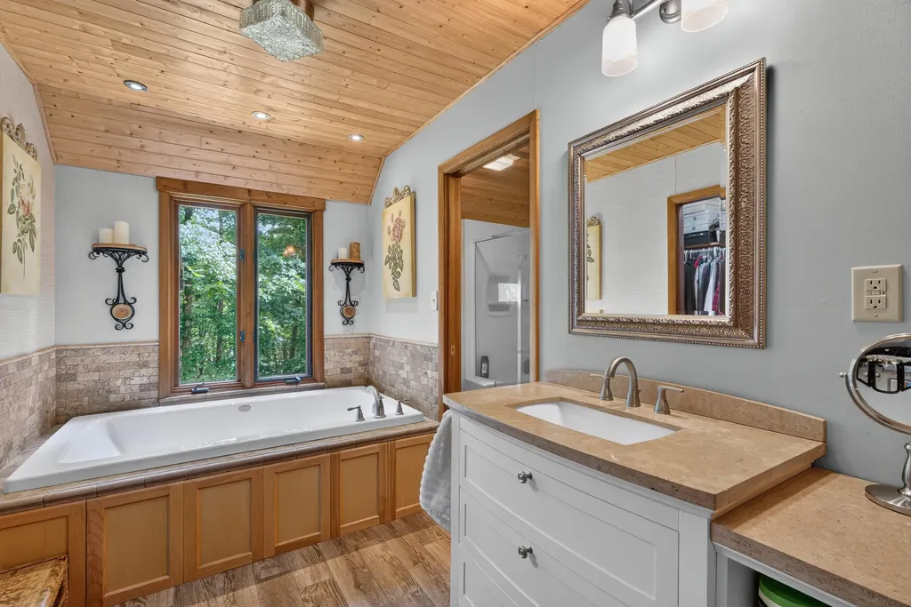 34 Dogwood Hills London KY 40741