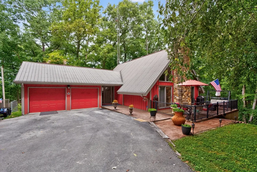 34 Dogwood Hills London KY 40741