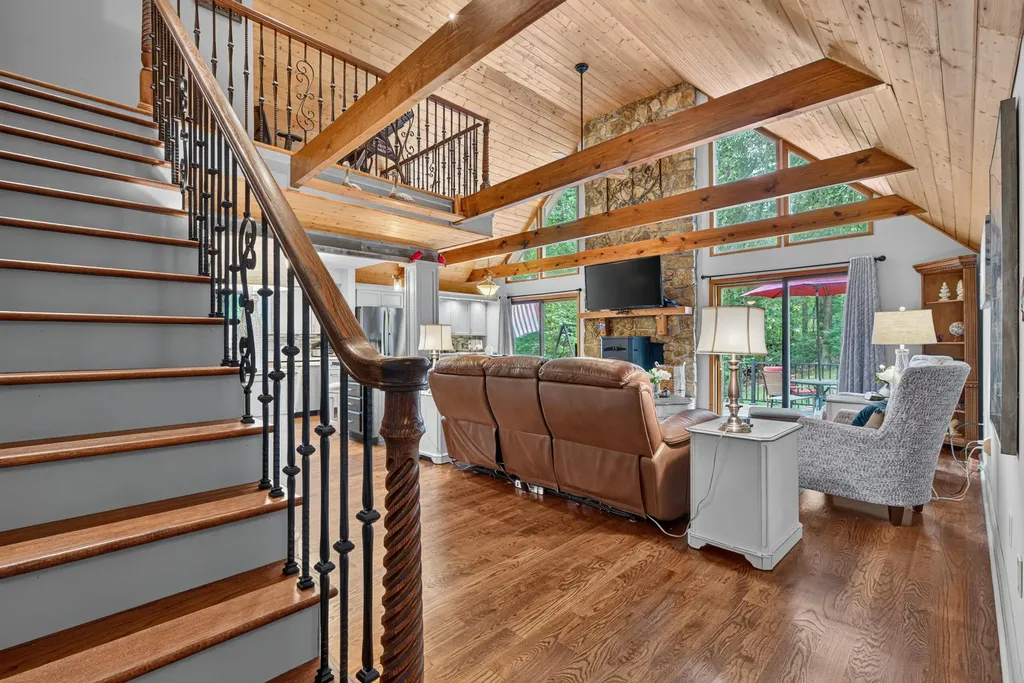 34 Dogwood Hills London KY 40741