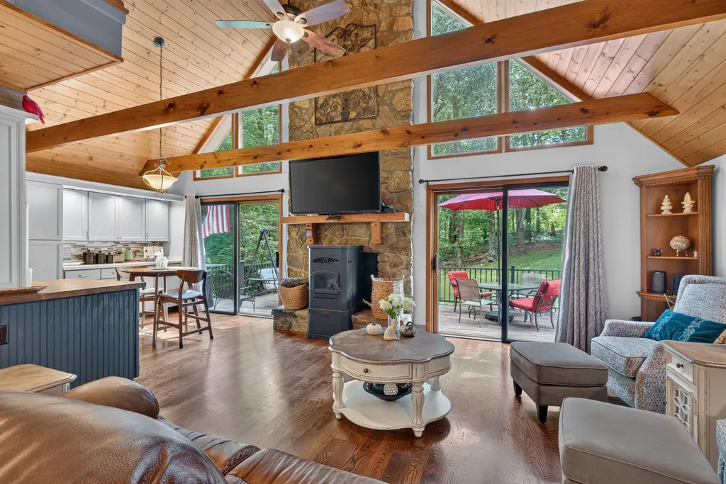 34 Dogwood Hills London KY 40741