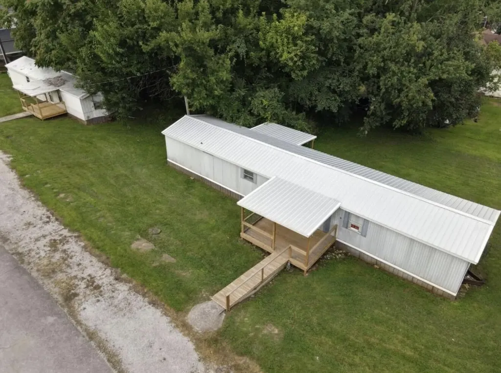16 E High Street Monticello KY 42633