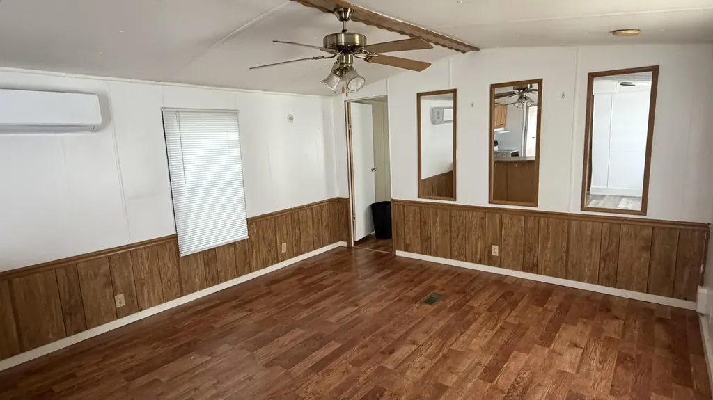 16 E High Street Monticello KY 42633