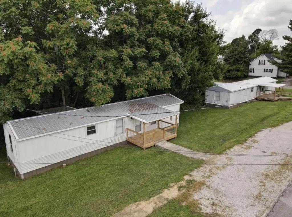 16 E High Street Monticello KY 42633