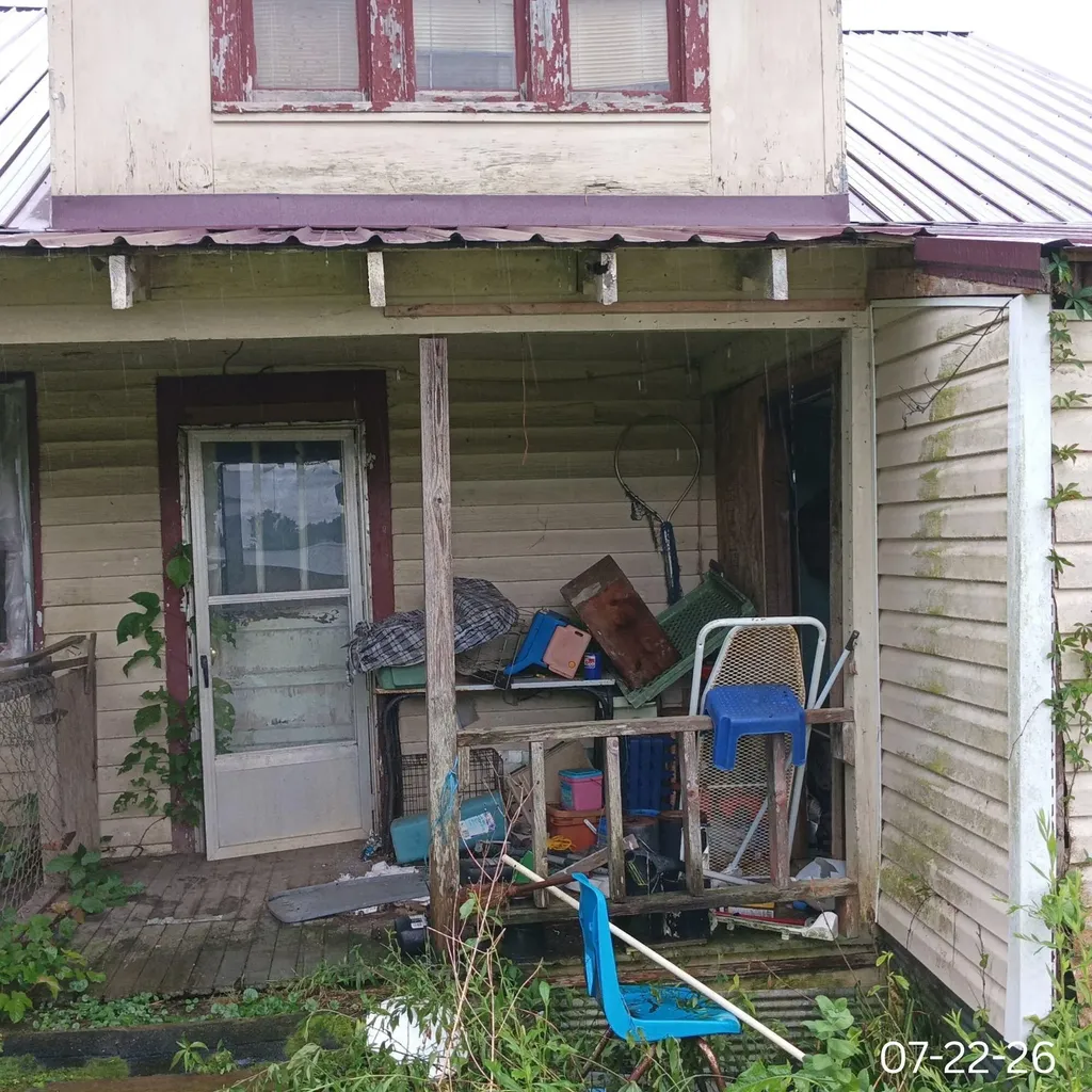 1386 State Highway 1092 Flat Gap KY 41219