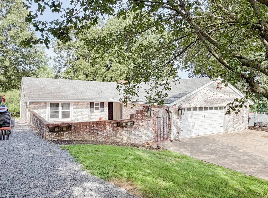 163 Rock Castle Road Gilbertsville KY 42044