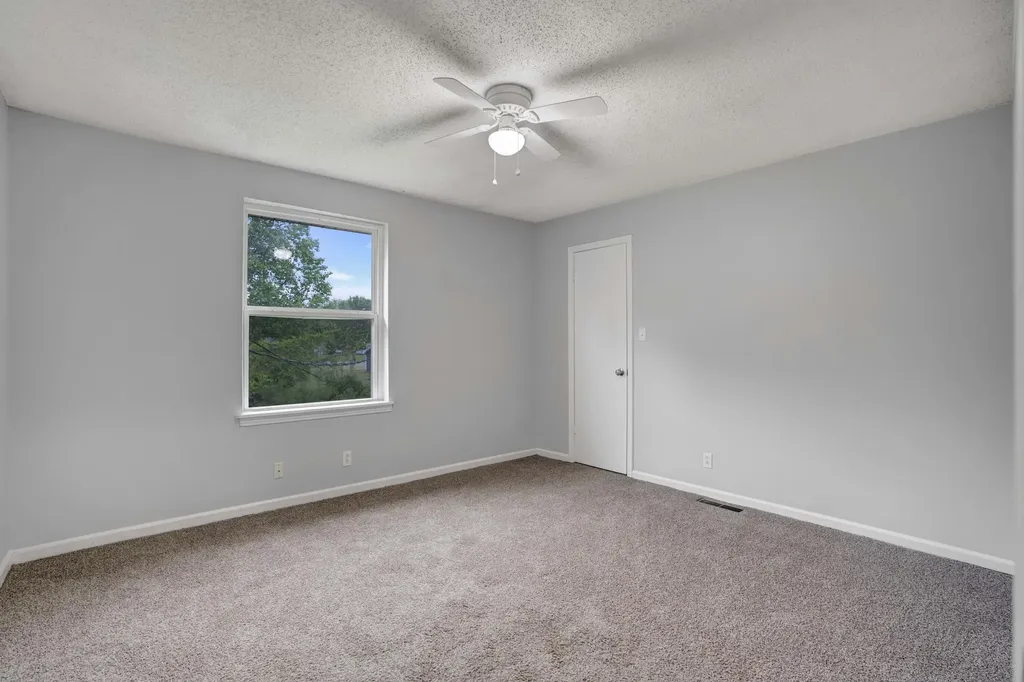 1108 Pembroke Oak Grove Road Oak Grove KY 42262