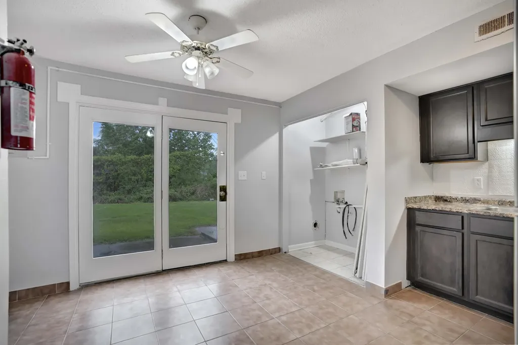 1108 Pembroke Oak Grove Road Oak Grove KY 42262