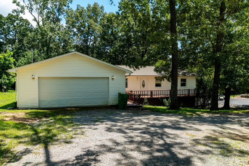 197 Dogwood Trail Gilbertsville KY 42044