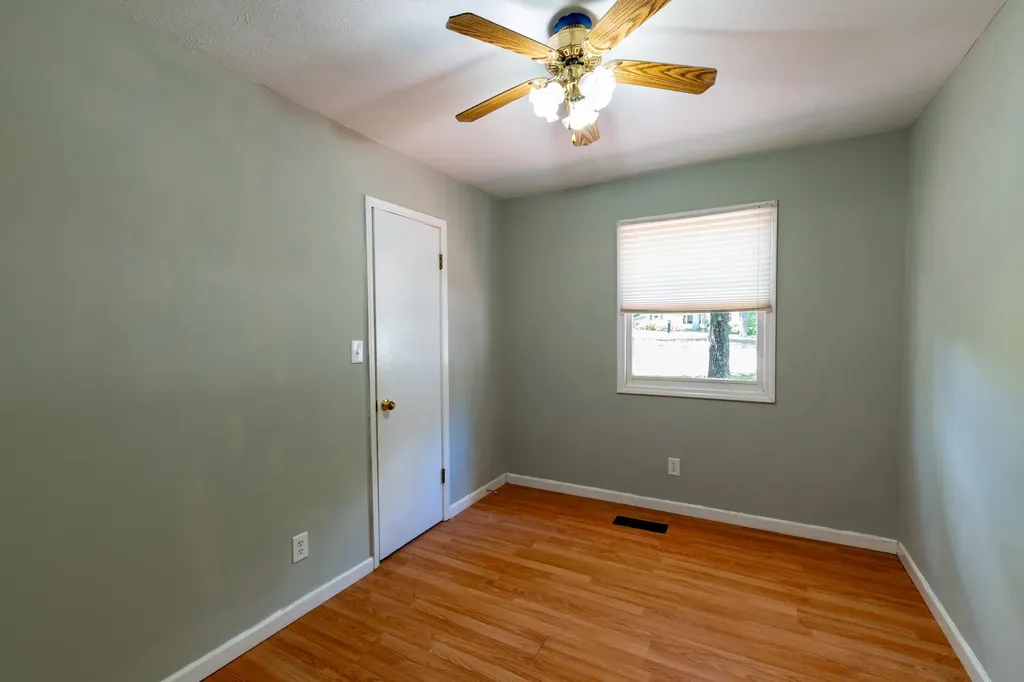 197 Dogwood Trail Gilbertsville KY 42044