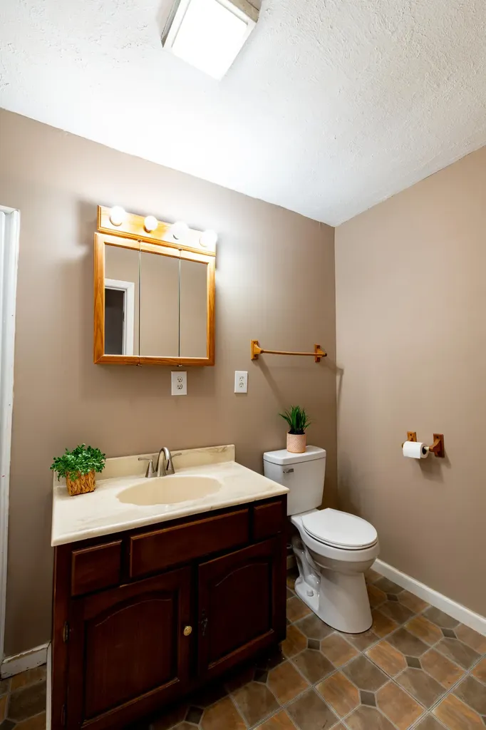 197 Dogwood Trail Gilbertsville KY 42044