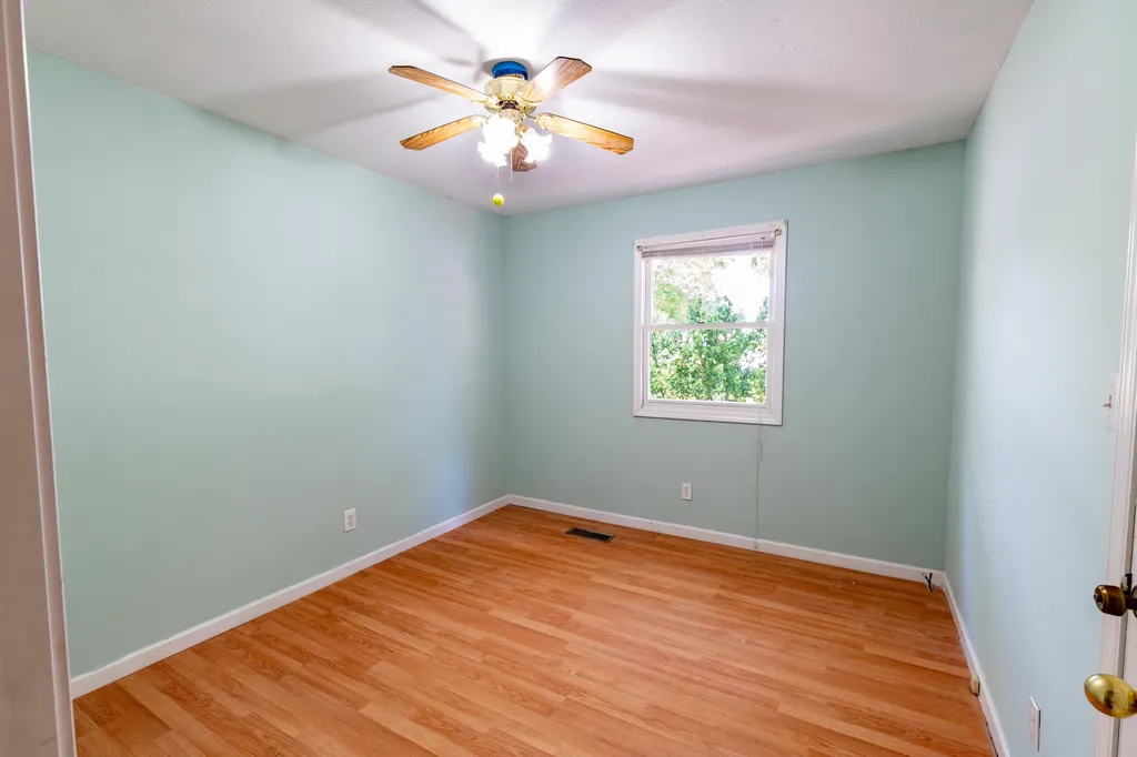 197 Dogwood Trail Gilbertsville KY 42044