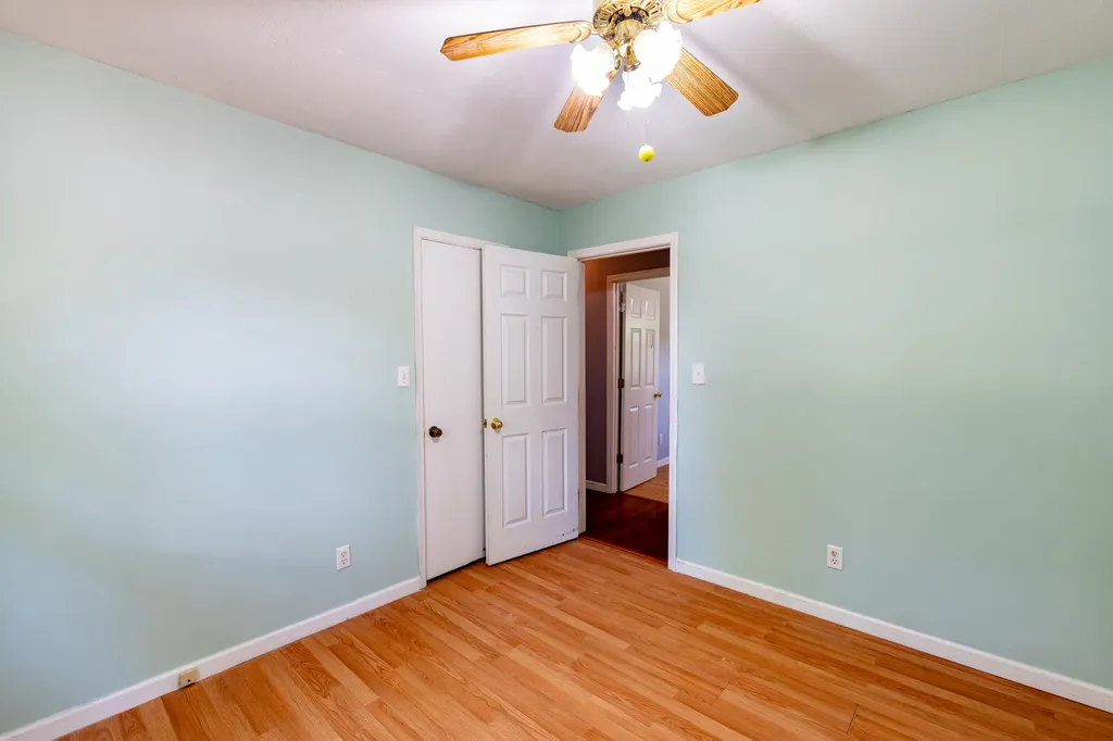 197 Dogwood Trail Gilbertsville KY 42044