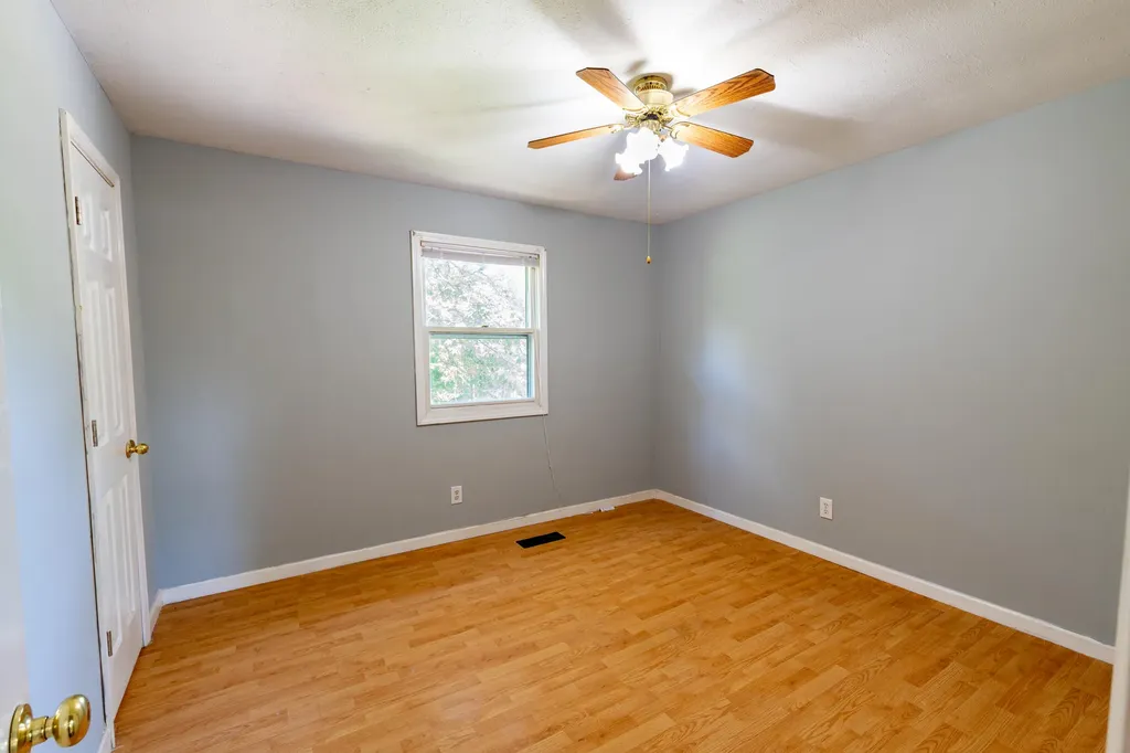 197 Dogwood Trail Gilbertsville KY 42044