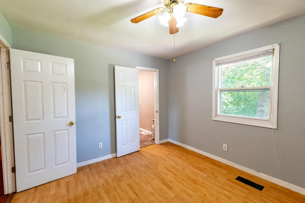 197 Dogwood Trail Gilbertsville KY 42044