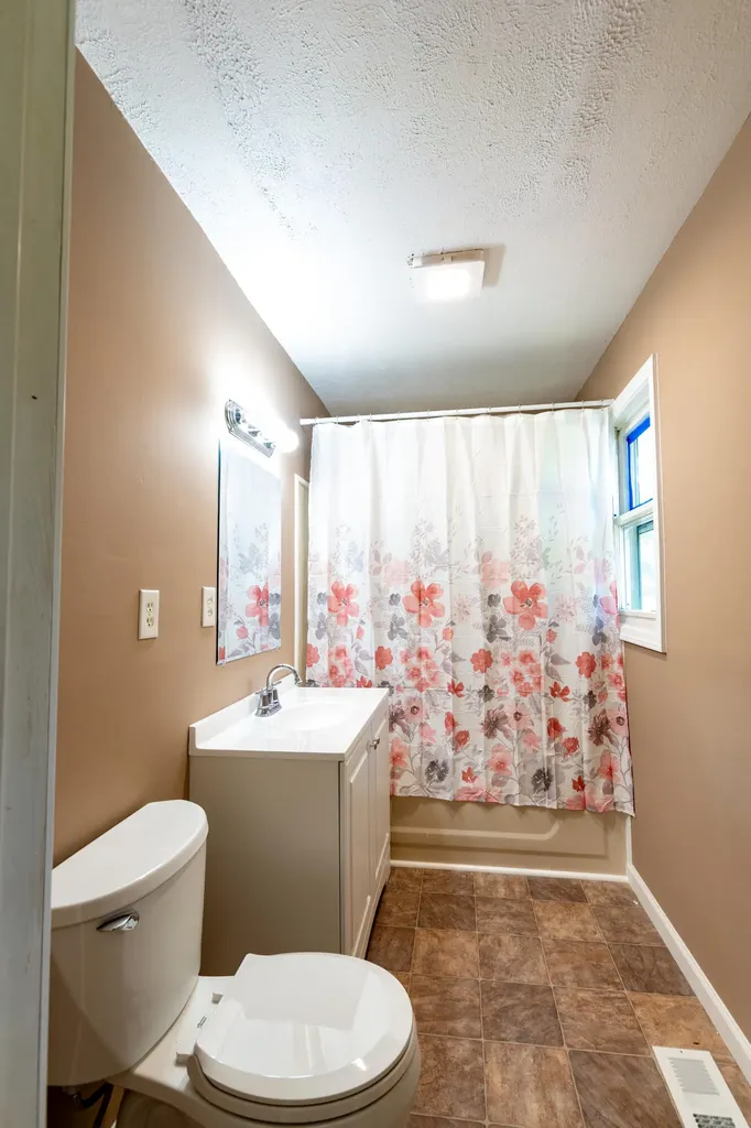 197 Dogwood Trail Gilbertsville KY 42044