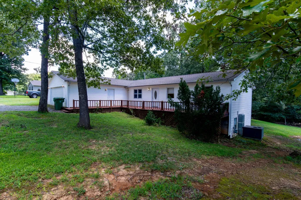 197 Dogwood Trail Gilbertsville KY 42044