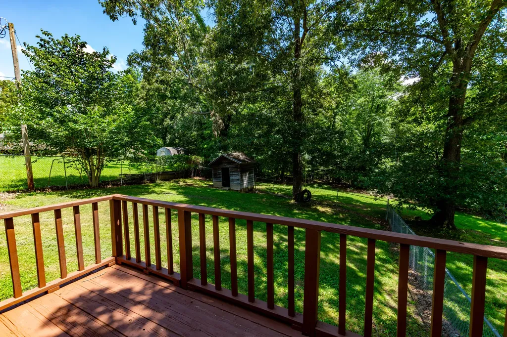 197 Dogwood Trail Gilbertsville KY 42044