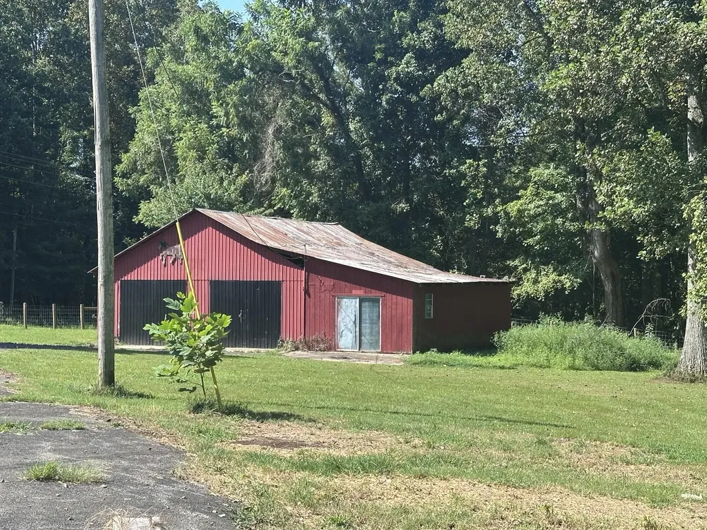 1865 Blair School Road Russell Springs KY 42642