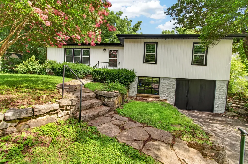 703 East Drive Danville KY 40422