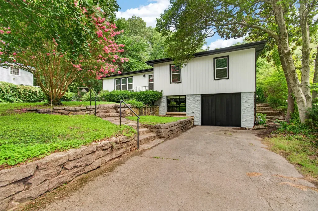 703 East Drive Danville KY 40422