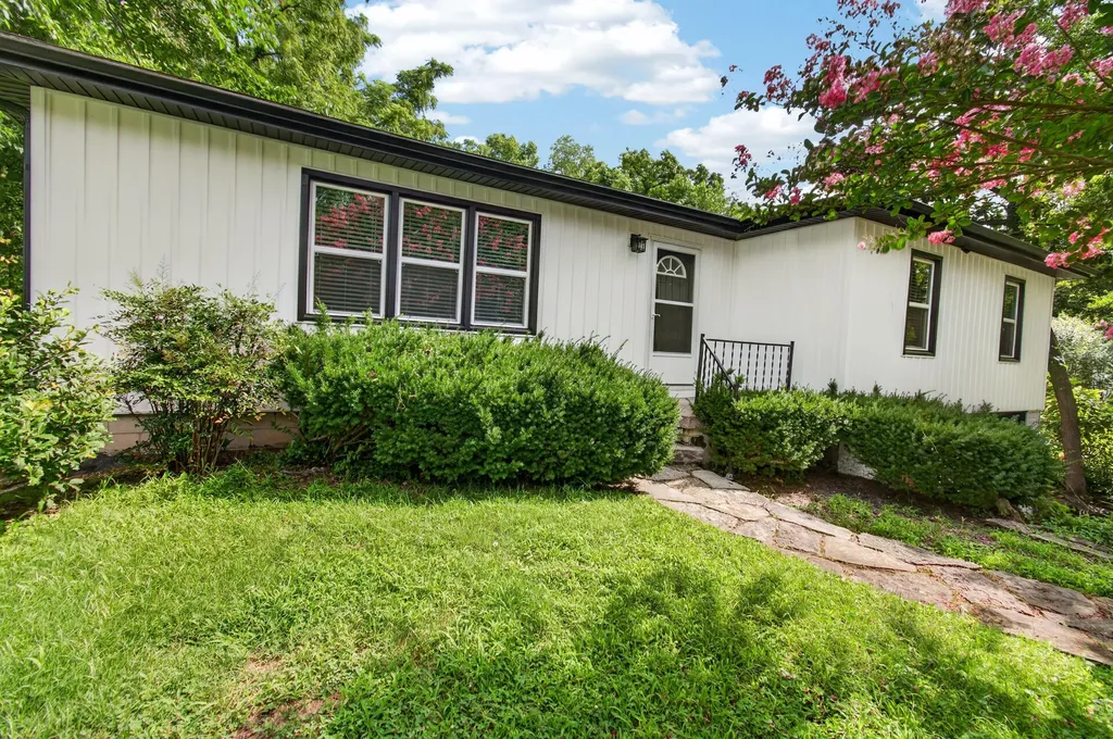 703 East Drive Danville KY 40422