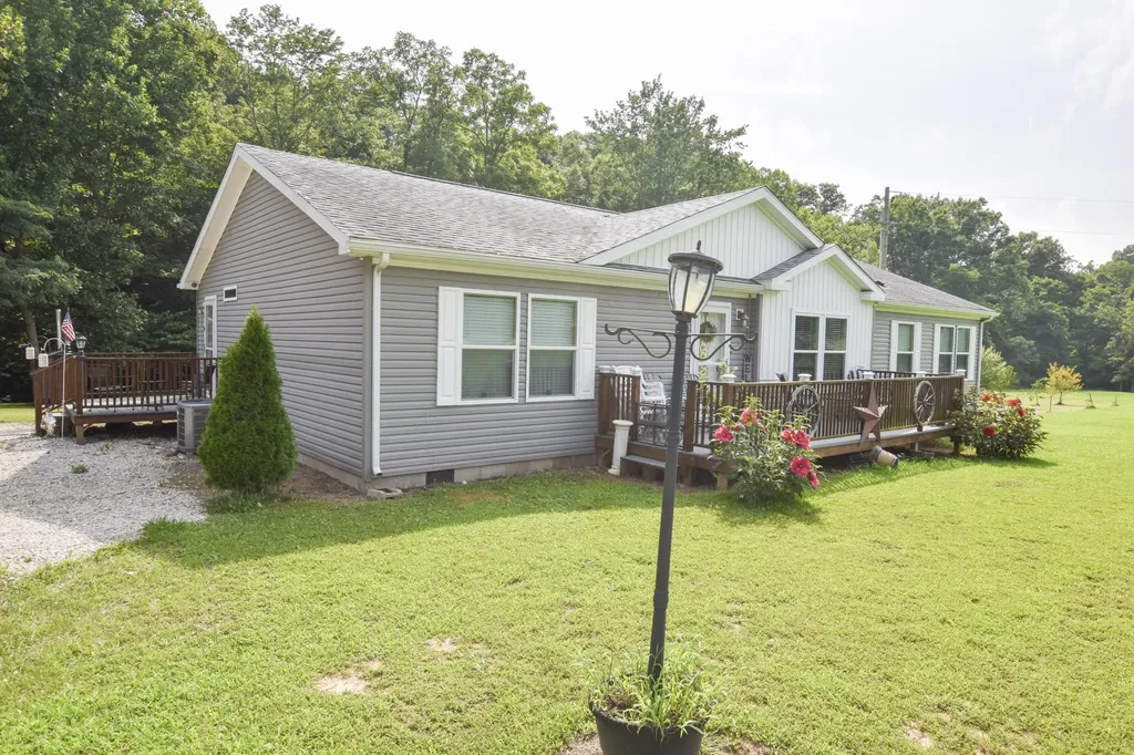444 May Hollow Road Tollesboro KY 41189