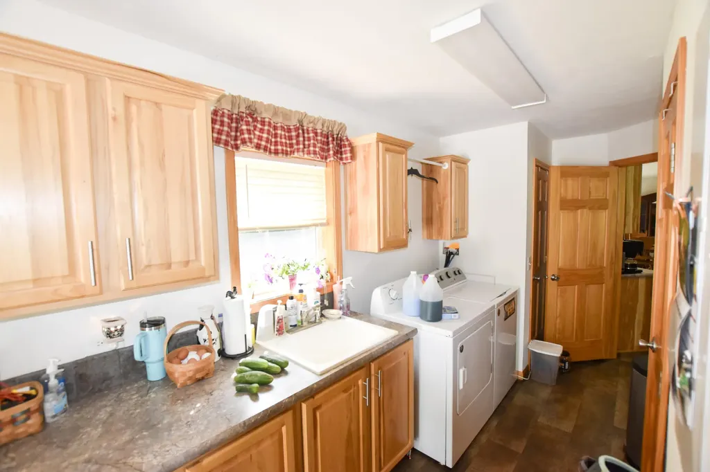 444 May Hollow Road Tollesboro KY 41189