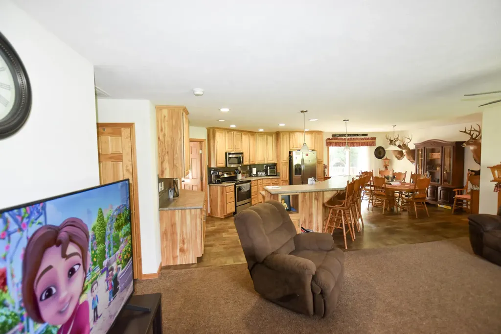 444 May Hollow Road Tollesboro KY 41189