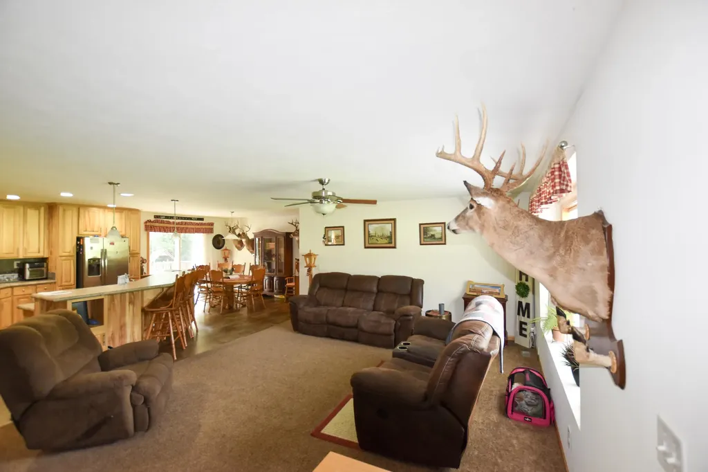 444 May Hollow Road Tollesboro KY 41189